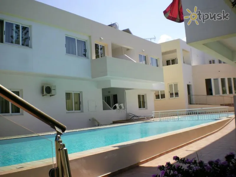 Фото отеля Aparthotel Thodorou 3* Kreta – Chanija Graikija išorė ir baseinai