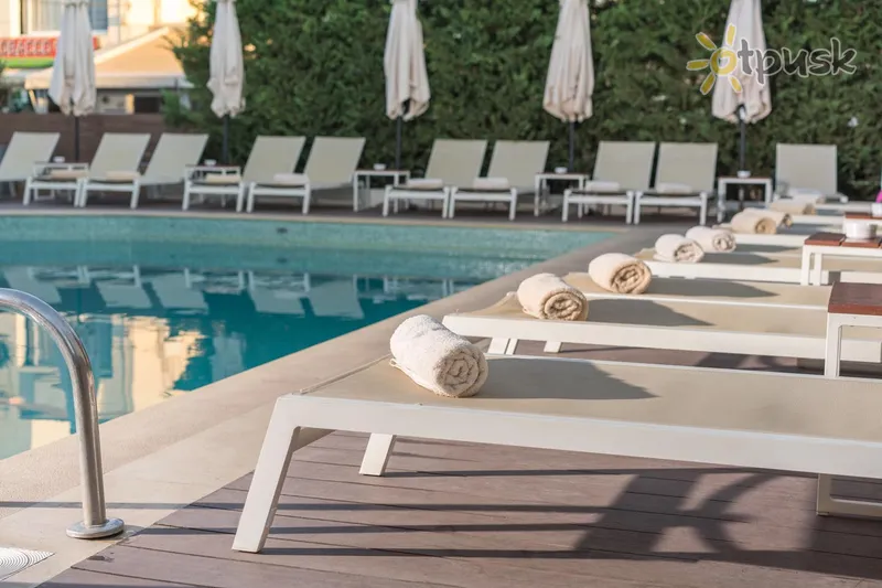 Фото отеля Nefeli Hotel 4* Kreta – Retimnas Graikija išorė ir baseinai