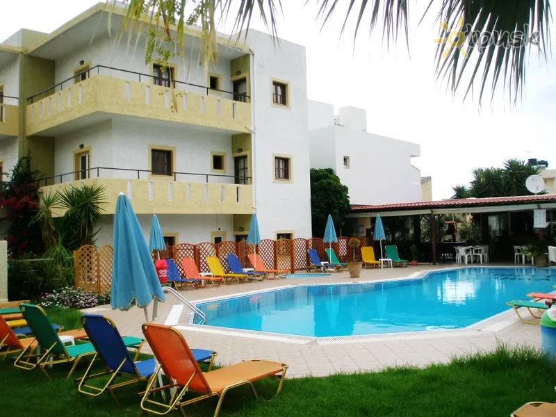 Фото отеля Stelios Residence Apartments 2* Kreta – Heraklionas Graikija išorė ir baseinai