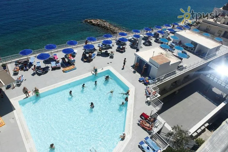 Фото отеля Bomo Coral Hotel Agios Nikolaos 3* о. Крит – Агиос Николаос Греция экстерьер и бассейны