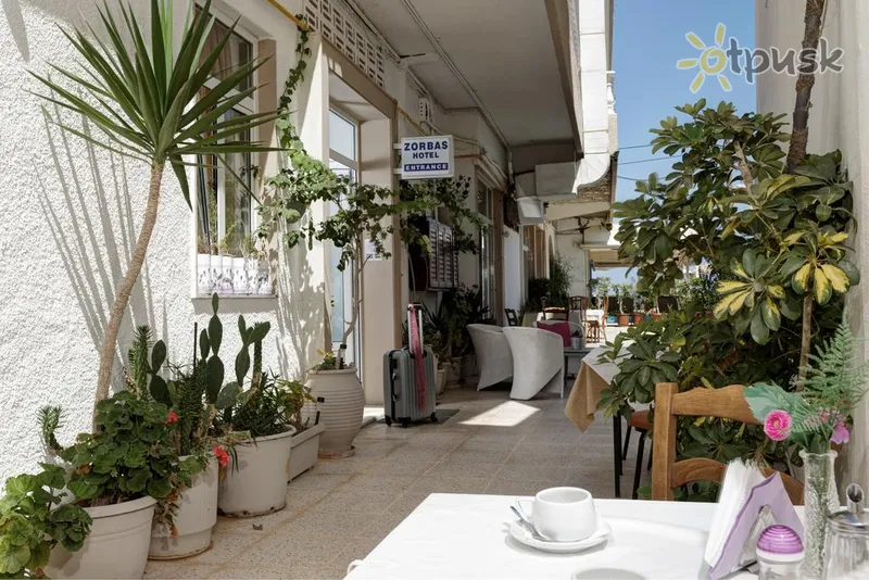 Фото отеля Zorbas Hotel 2* Kreta – Heraklionas Graikija barai ir restoranai