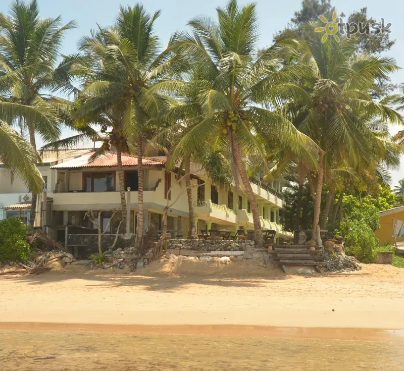 Фото отеля Time n Tide Beach Resort 2* Хіккадува Шрі Ланка пляж