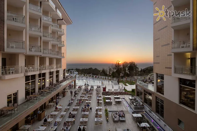 Фото отеля Ramada Resort by Wyndham Kusadasi & Golf 5* Kusadasi Turcija bāri un restorāni