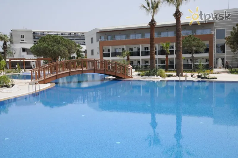 Фото отеля Palm Wings Kusadasi Beach Resort & Spa 5* Кушадасы Турция экстерьер и бассейны
