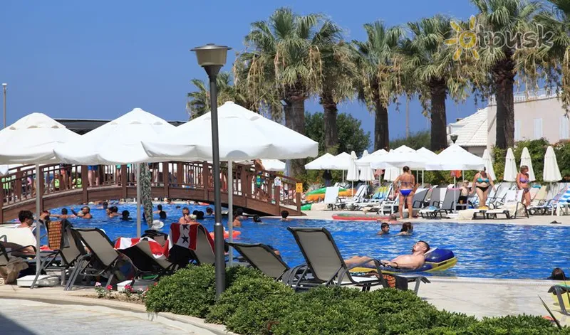 Фото отеля Palm Wings Kusadasi Beach Resort & Spa 5* Kusadasi Turcija ārpuse un baseini