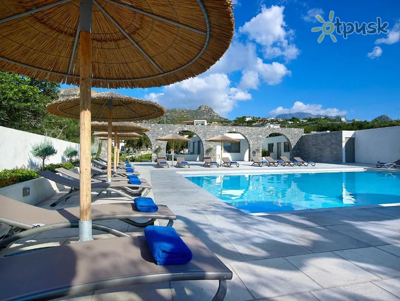 Фото отеля Coriva Beach Hotel 3* Kreta – Ierapetra Graikija išorė ir baseinai