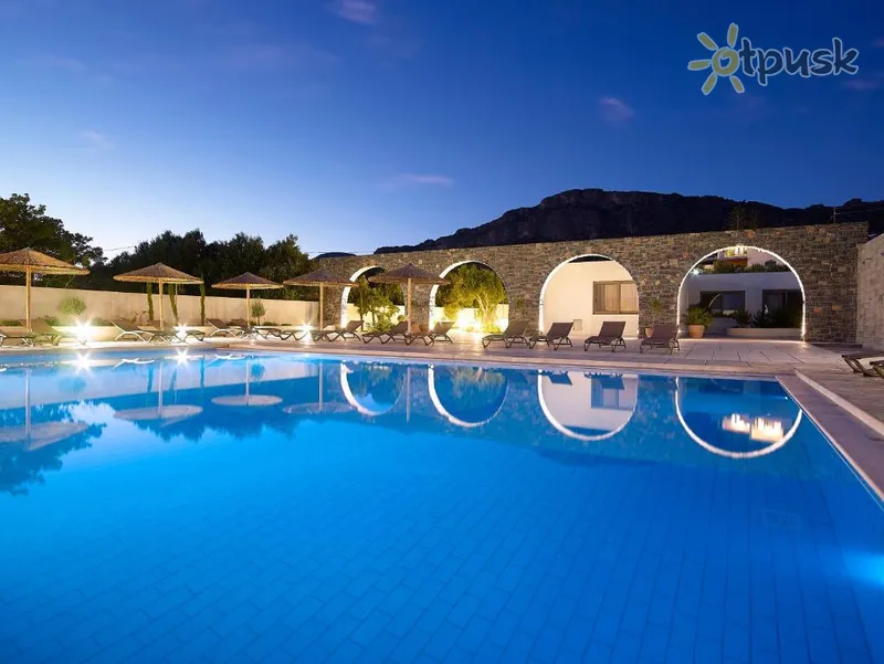 Фото отеля Coriva Beach Hotel 3* par. Krēta – Ierapetra Grieķija ārpuse un baseini