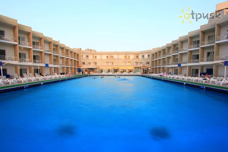 Фото отеля Beach Hotel Sharjah 3* Šārdža AAE ārpuse un baseini