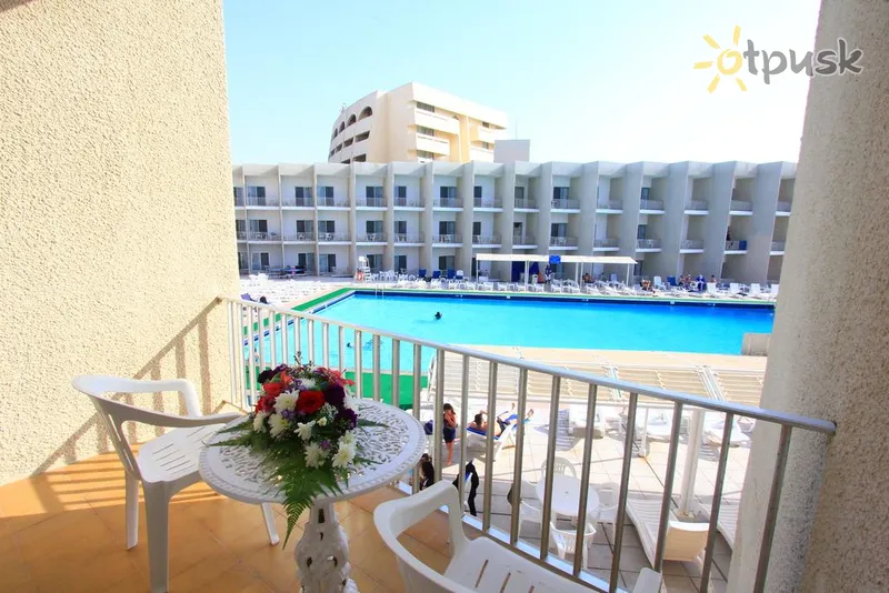 Фото отеля Beach Hotel Sharjah 3* Шарджа ОАЭ экстерьер и бассейны