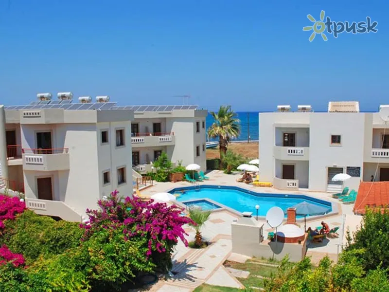 Фото отеля John Mary Apartments 3* о. Крит – Іракліон Греція екстер'єр та басейни