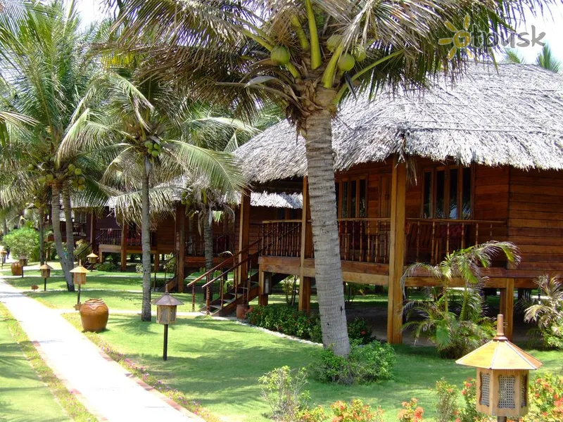 Фото отеля Coco Beach Resort 3* Phan Thiet Vietnamas išorė ir baseinai