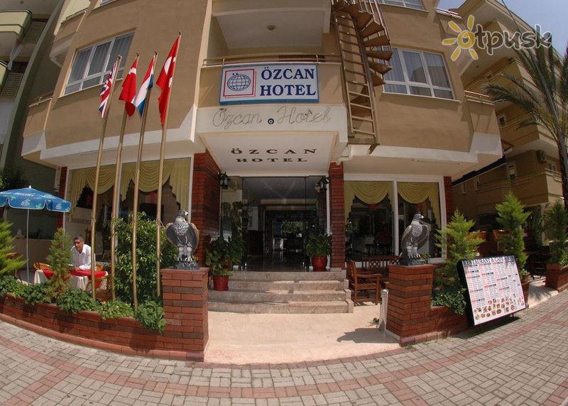 Фото отеля Ozcan Hotel 2* Алания Турция экстерьер и бассейны