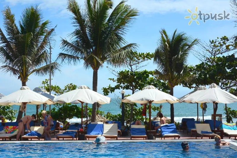 Фото отеля Dessole Beach Resort - Mui Ne 4* Phan Thiet Vietnamas išorė ir baseinai