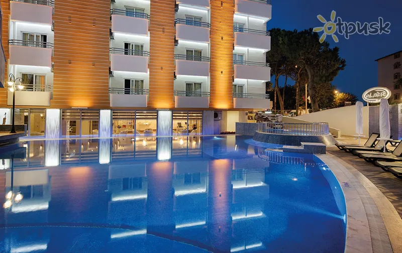 Фото отеля Alaiye Kleopatra Hotel 4* Alanija Turkija išorė ir baseinai