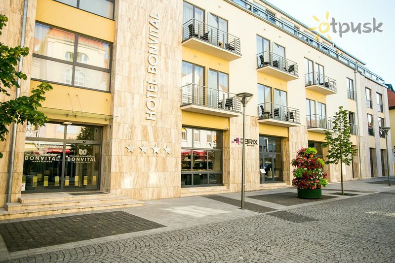 Фото отеля Bonvital Wellness & Gastro Hotel 4* Хевиз Венгрия экстерьер и бассейны