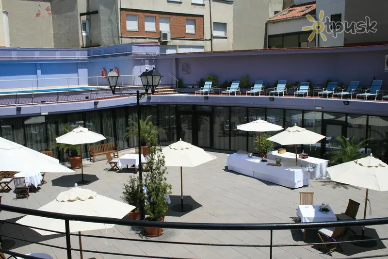 Фото отеля NH Collection Madrid Colon 4* Мадрид Іспанія екстер'єр та басейни