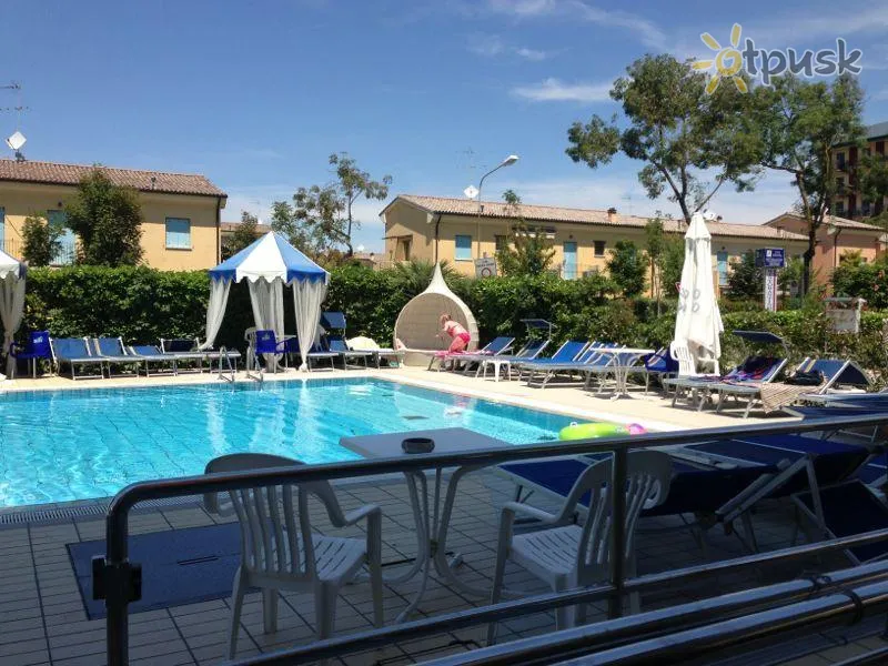 Фото отеля Harry's Hotel 3* Lido di Jesolo Italija išorė ir baseinai