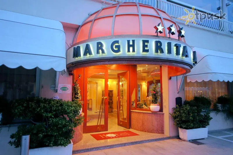 Фото отеля Margherita Hotel 3* Lido di Jesolo Itālija ārpuse un baseini