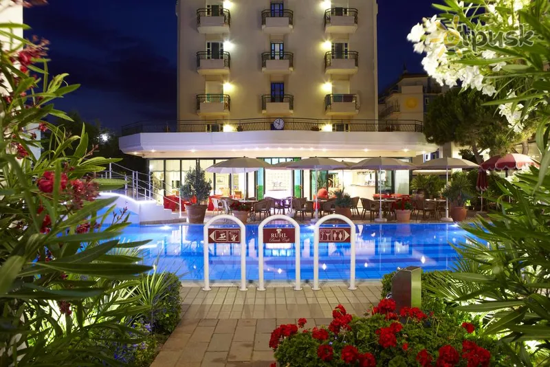 Фото отеля Ruhl Beach Hotel & Suites 3* Лидо Ди Езоло Италия экстерьер и бассейны
