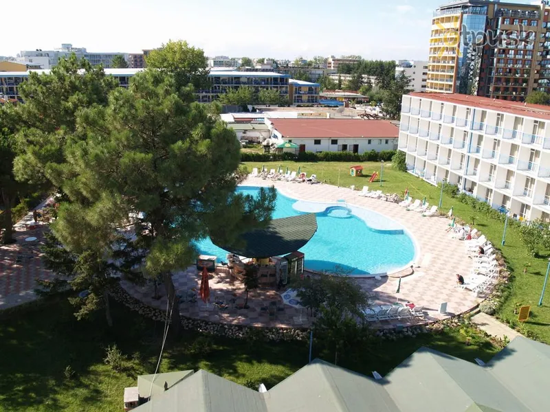 Фото отеля Balaton Hotel 2* Saulainā pludmale Bulgārija ārpuse un baseini