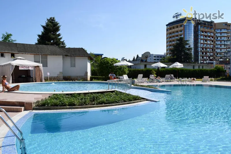 Фото отеля Balaton Hotel 2* Saulainā pludmale Bulgārija ārpuse un baseini