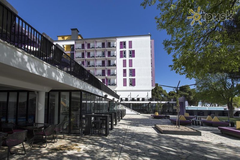 Фото отеля Adriatic Hotel 3* Биоград Хорватия экстерьер и бассейны