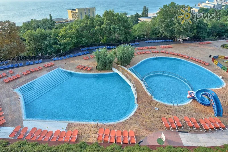 Фото отеля Berlin Green Park 4* Auksinės smiltys Bulgarija išorė ir baseinai