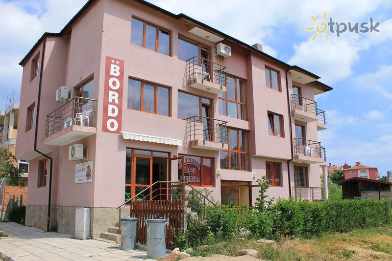 Фото отеля Bordo Guest House 2* Обзор Болгария экстерьер и бассейны