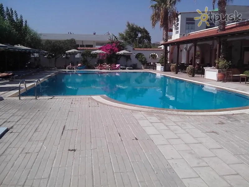 Фото отеля Faliraki Bay 2* Rodas Graikija išorė ir baseinai