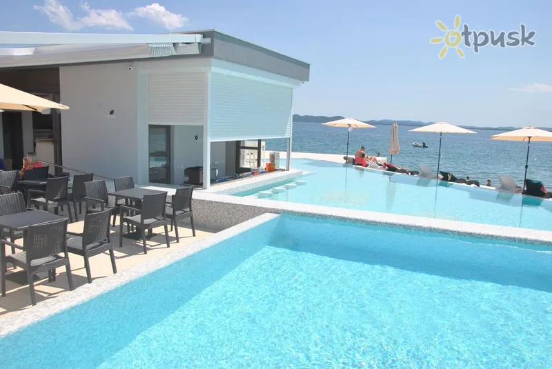 Фото отеля Sunnyside Apartments Petrcane 4* Zadaras Kroatija išorė ir baseinai