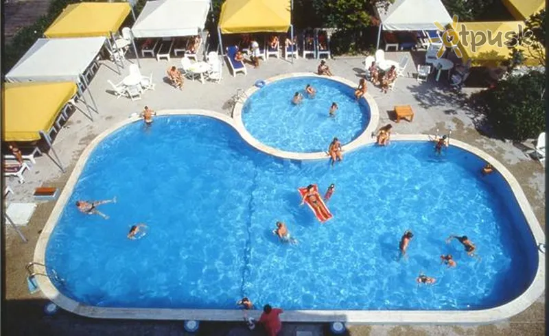 Фото отеля Minicaravelle Hotel 3* Лідо Ді Езоло Італія екстер'єр та басейни