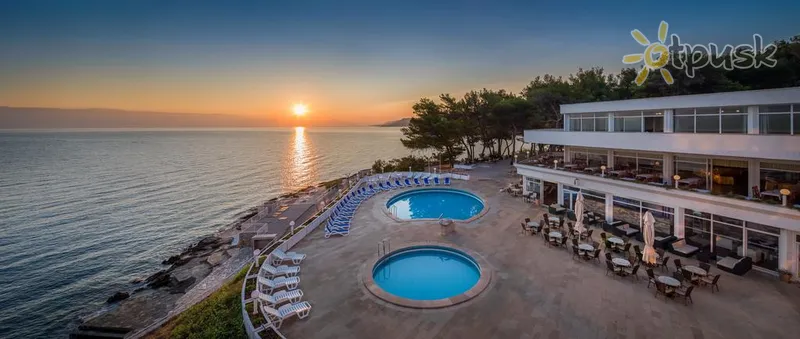 Фото отеля Adriatiq Resort Fontana 2* о. Хвар Хорватия экстерьер и бассейны