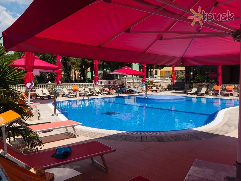 Фото отеля Miramare Hotel 4* Vodice Kroatija išorė ir baseinai