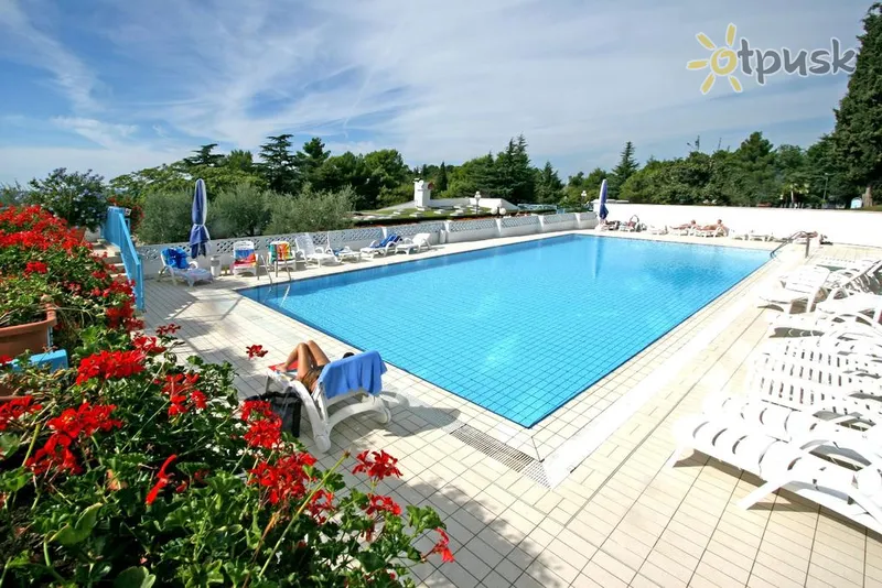 Фото отеля Plavi Hotel 3* Porec Horvātija ārpuse un baseini