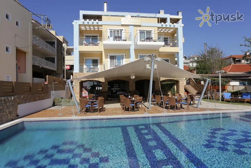 Фото отеля Almira Hotel 3* Peloponēsa Grieķija ārpuse un baseini