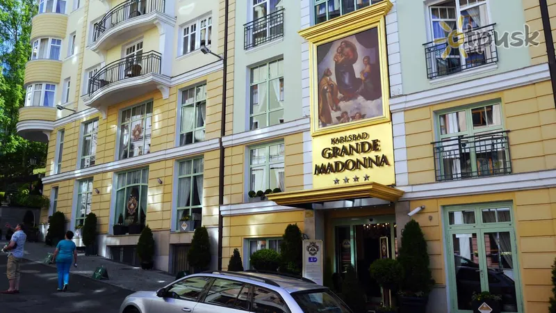 Фото отеля Karlsbad Grande Madonna Spa & Wellness Hotel 4* Карловы Вары Чехия экстерьер и бассейны