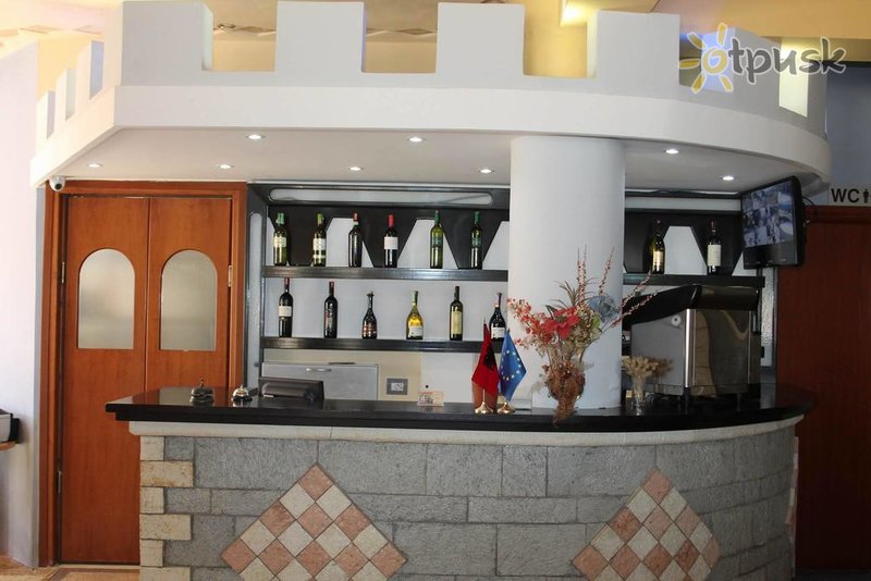 Фото отеля Castle Hotel 4* Ксамил Албания бары и рестораны