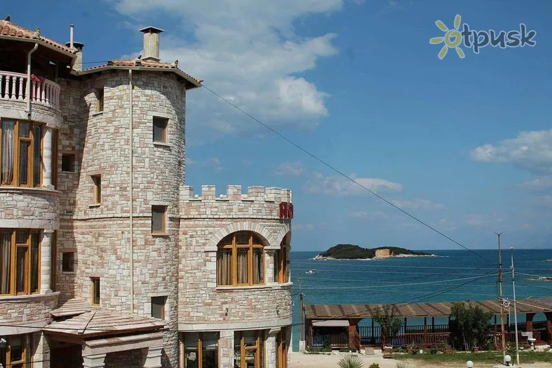 Фото отеля Castle Hotel 4* Ксамил Албания экстерьер и бассейны