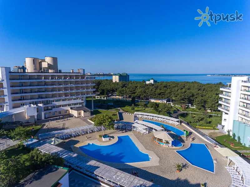 Фото отеля Alean Family Resort & Spa Biarritz 4* Gelendžikas Rusija išorė ir baseinai