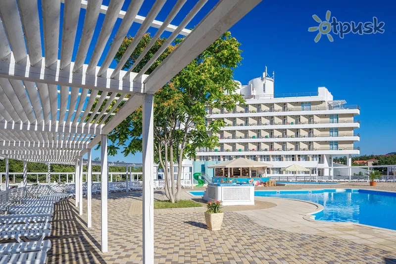 Фото отеля Alean Family Resort & Spa Biarritz 4* Геленджик росія екстер'єр та басейни