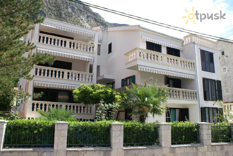 Фото отеля Radulovic Apartments 4* Kotoras Juodkalnija išorė ir baseinai
