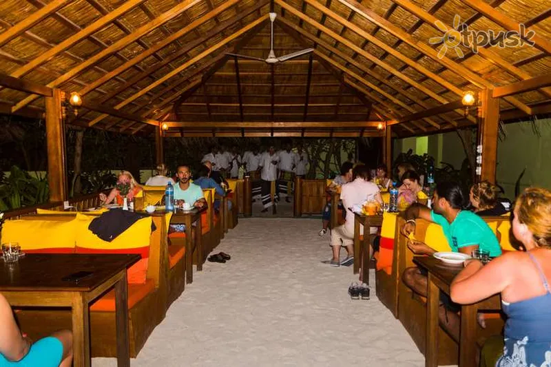 Фото отеля Villa Kamadhoo 3* Баа Атолл Мальдивы бары и рестораны