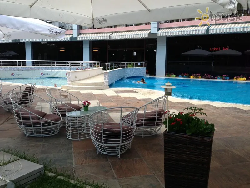Фото отеля Flamingo Hotel 4* Saulainā pludmale Bulgārija ārpuse un baseini