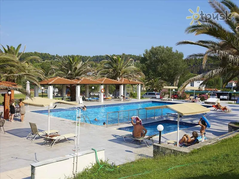 Фото отеля Iris Hotel 3* Halkidiki — Kasandra Grieķija ārpuse un baseini