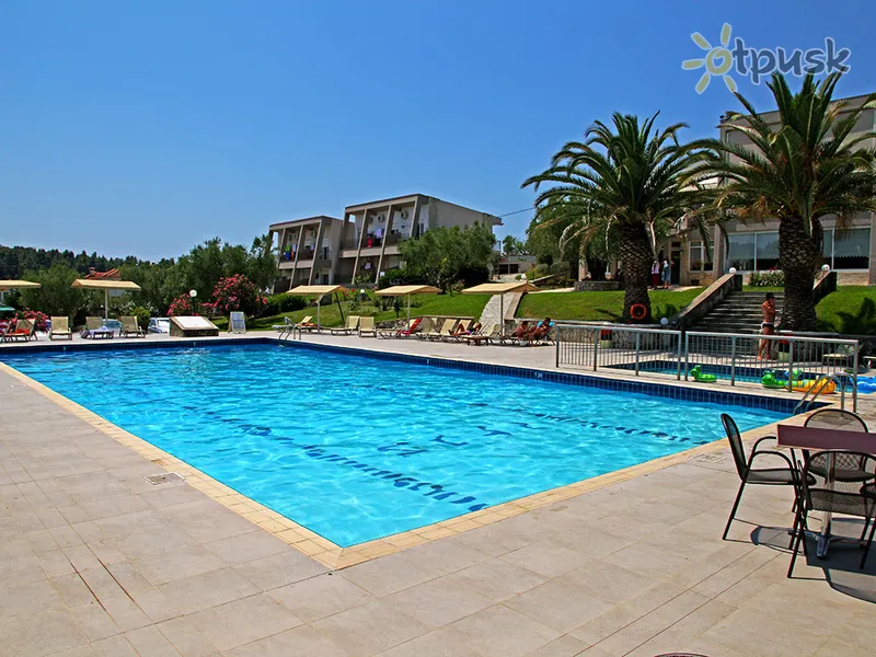 Фото отеля Iris Hotel 3* Халкідікі – Кассандра Греція екстер'єр та басейни