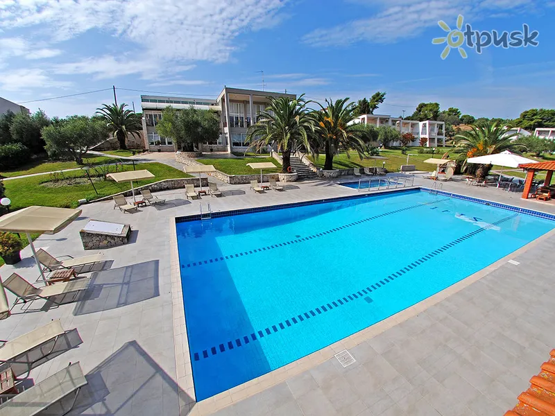 Фото отеля Iris Hotel 3* Chalkidikė – Kasandra Graikija išorė ir baseinai