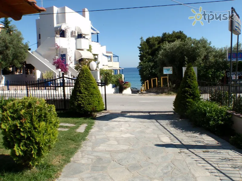 Фото отеля Leonidas Studios Apartments 2* Halkidiki — Kasandra Grieķija ārpuse un baseini