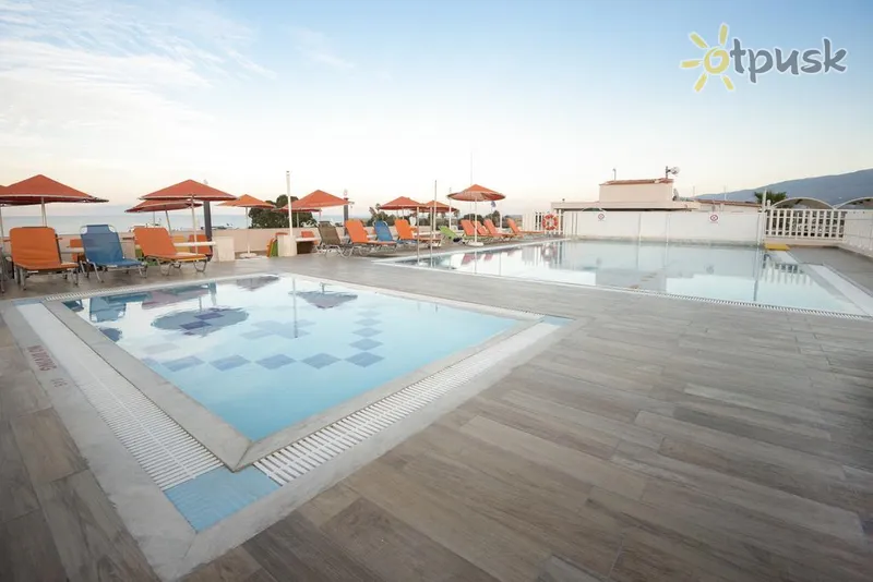 Фото отеля Kosta Palace Hotel 4* Kosas Graikija išorė ir baseinai