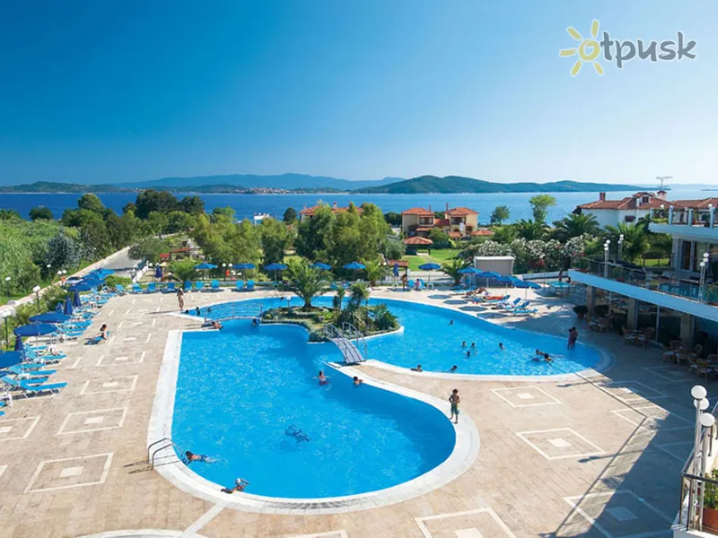 Фото отеля Alexandros Palace Hotel & Suites 5* Halkidiki — Athos Grieķija ārpuse un baseini
