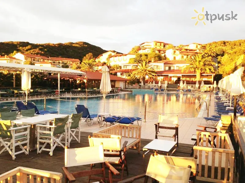 Фото отеля Bomo Aristoteles Holiday Resort & SPA 4* Halkidiki — Athos Grieķija bāri un restorāni